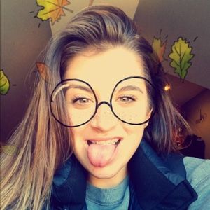 Meet your Posher, Brooke